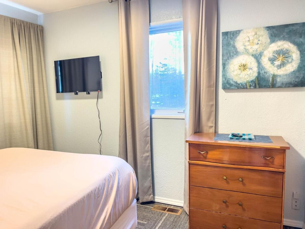 Cloud Nine Cottage Big Lake エクステリア 写真