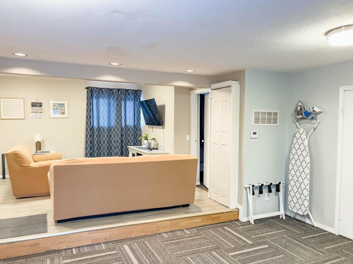 Cloud Nine Cottage Big Lake エクステリア 写真