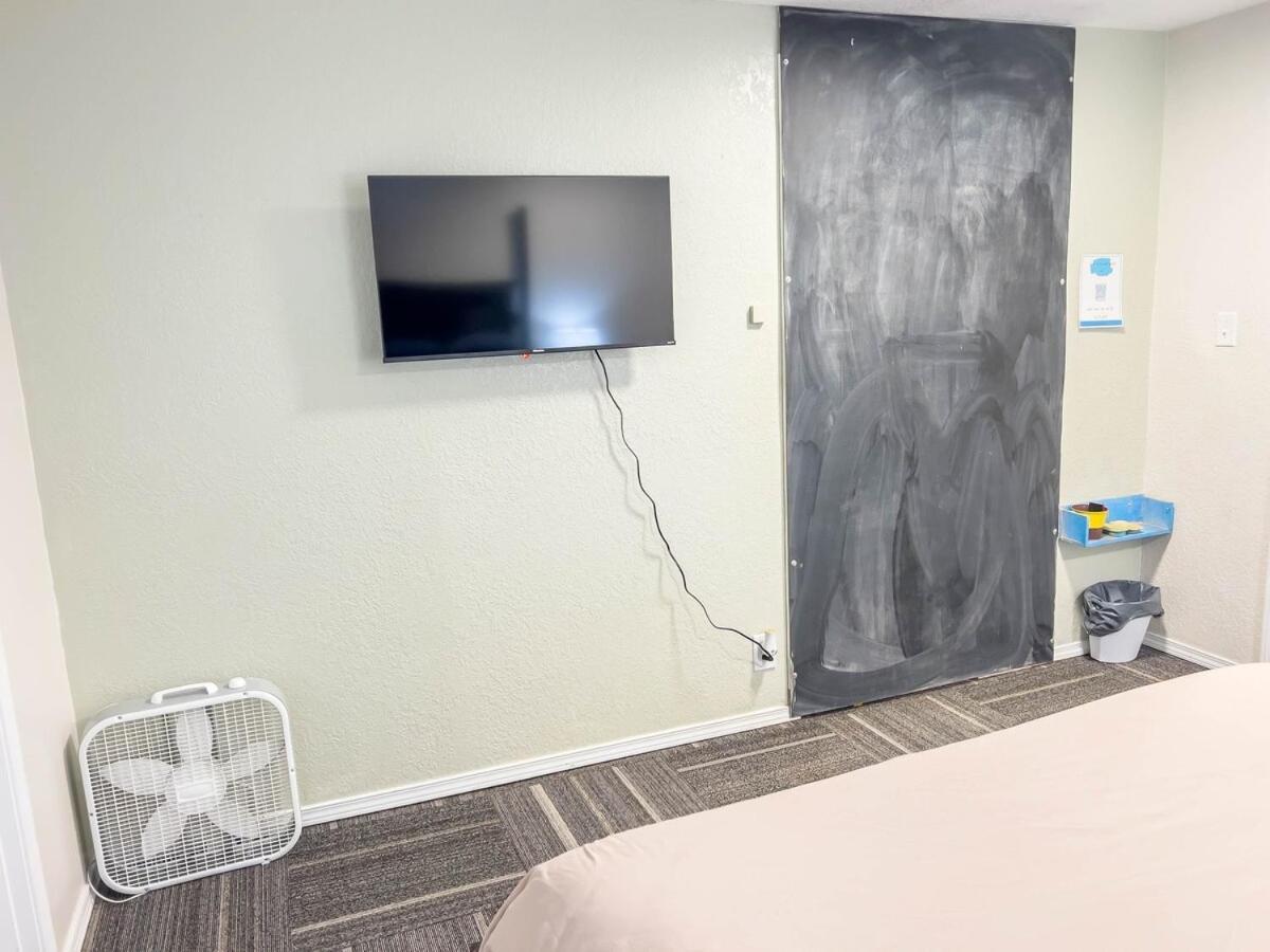 Cloud Nine Cottage Big Lake エクステリア 写真