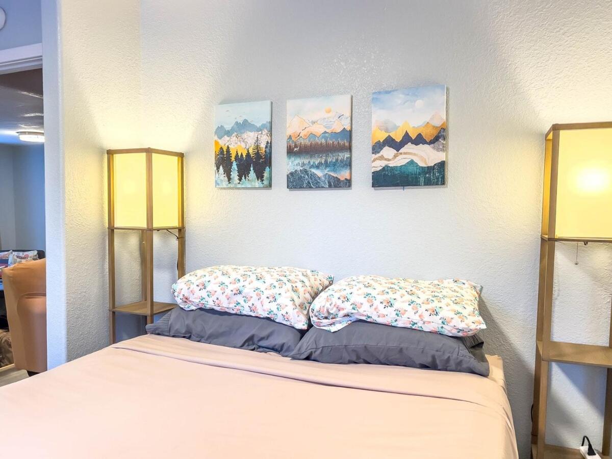 Cloud Nine Cottage Big Lake エクステリア 写真